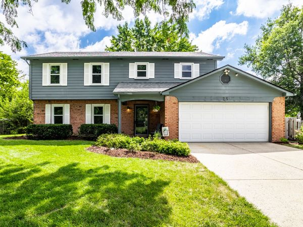 25 Village Place, Zionsville, IN 46077