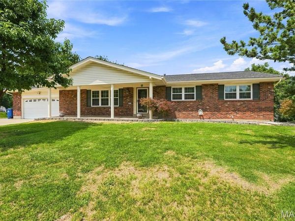 1613 Tamarack Drive , St Charles, MO 63301