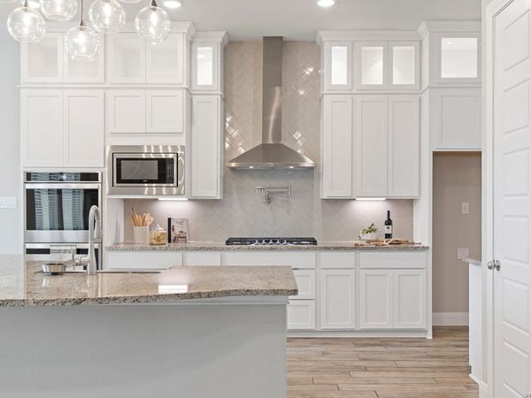 9015 Mendrin Rdg, Fair Oaks Ranch, TX 78015