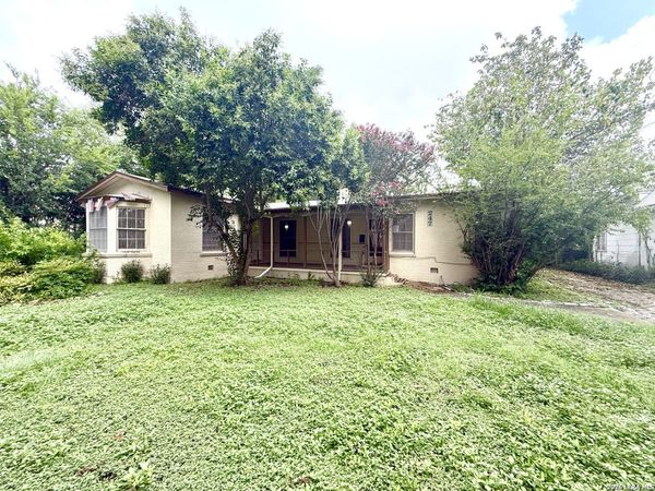 247 Club Dr, San Antonio, TX 78201