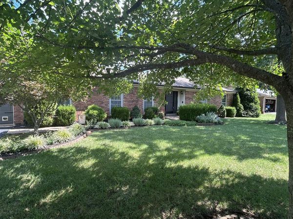 1931 Elmhurst Way , Bowling Green, KY 42104
