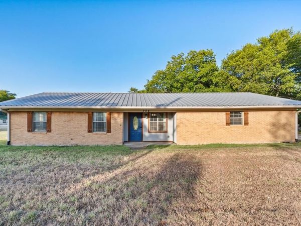 204 N Fulton Street, Rice, TX 75155