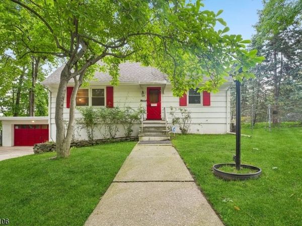 107 Roland St, Park Ridge, NJ 07656