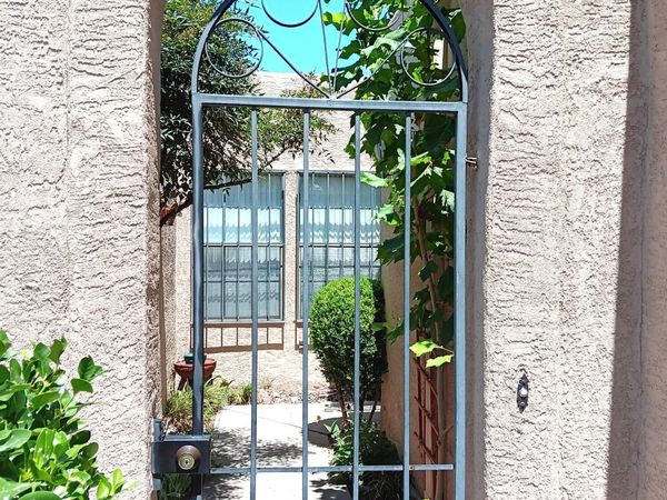 6123 Del Campo Place NE, Albuquerque, NM 87109