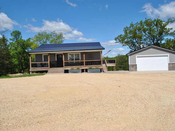 201 Grace Court, Garnavillo, IA 52052