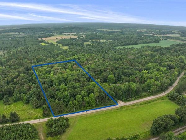 LARSON ROAD, Waupaca, WI 54981