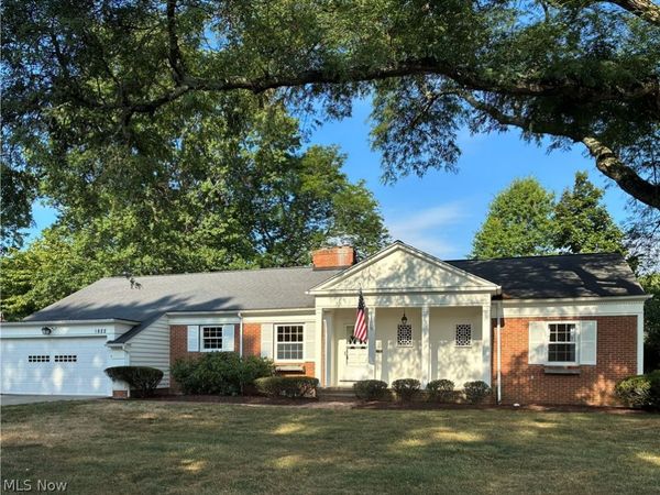 1822 Donna Drive , Westlake, OH 44145