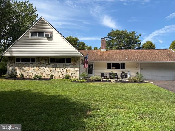 201 SNOWBALL DRIVE , LEVITTOWN, PA 19056