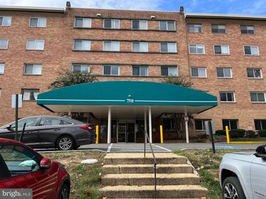 750 S DICKERSON STREET, Unit 414, ARLINGTON, VA 22204