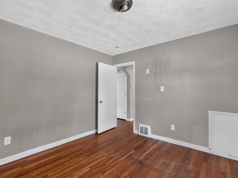 519 Clark Avenue , Columbus, OH 43223 Photo 9