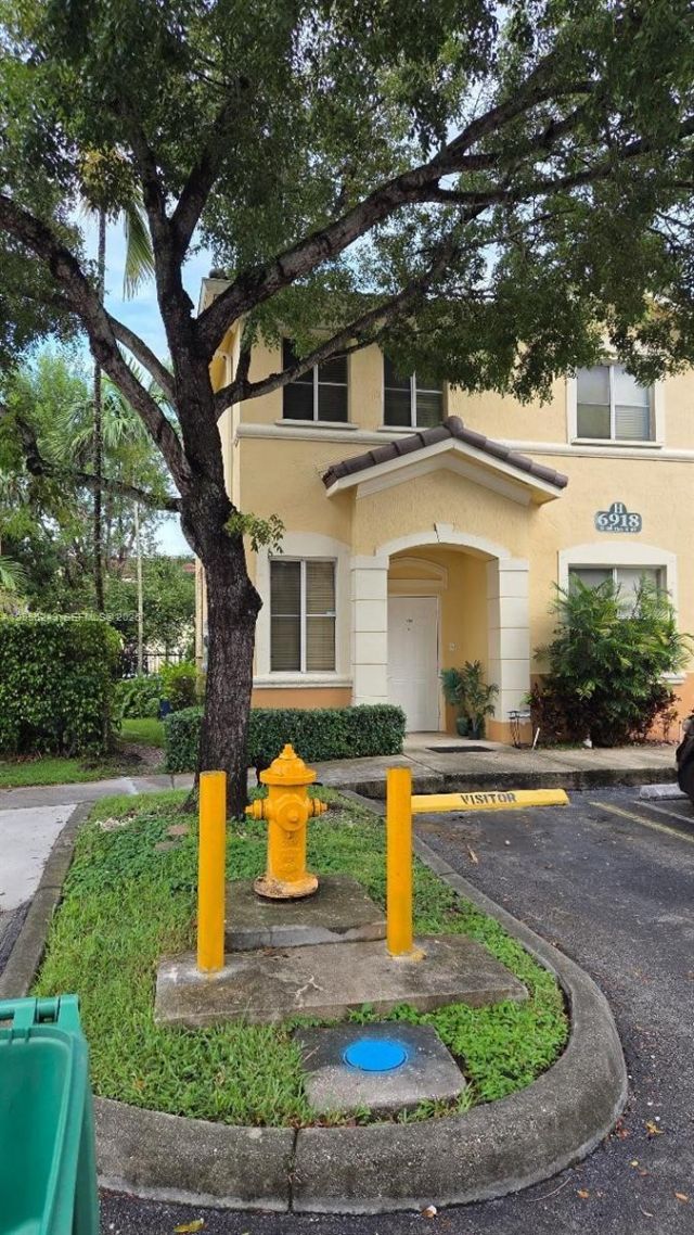 6918 NW 177th St, Unit H100, Hialeah, FL 33015 Photo