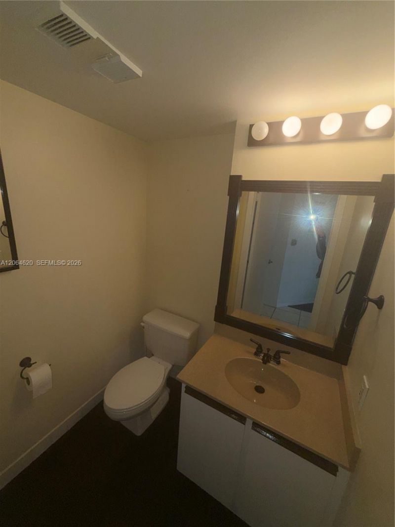 540 Brickell Key Dr , Unit 617, Miami, FL 33131 Photo