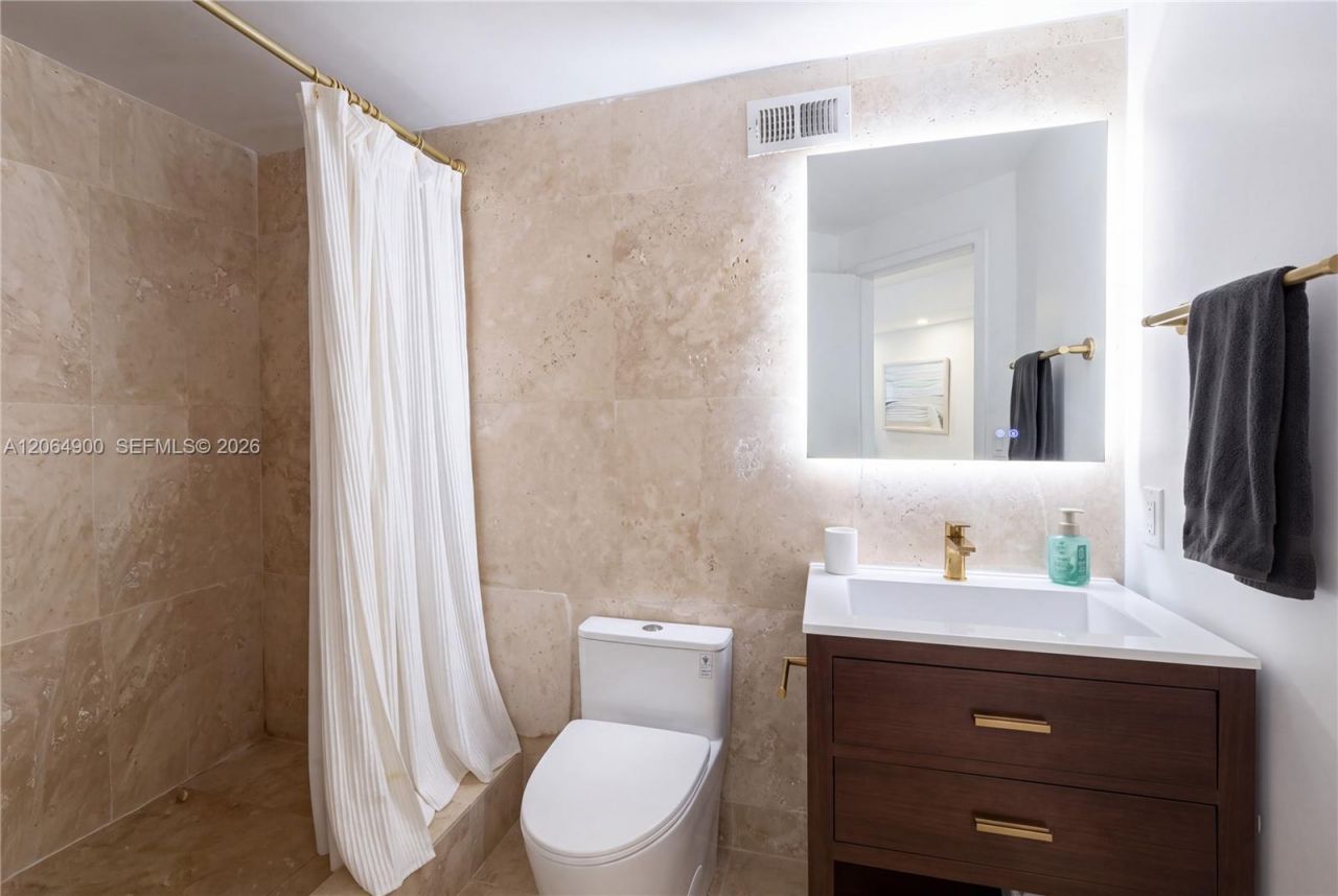 801 Brickell Bay Dr, Unit 1961, Miami, FL 33131 Photo