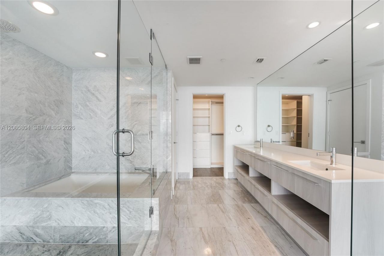 3131 NE 7th Ave , Unit 4404, Miami, FL 33137 Photo