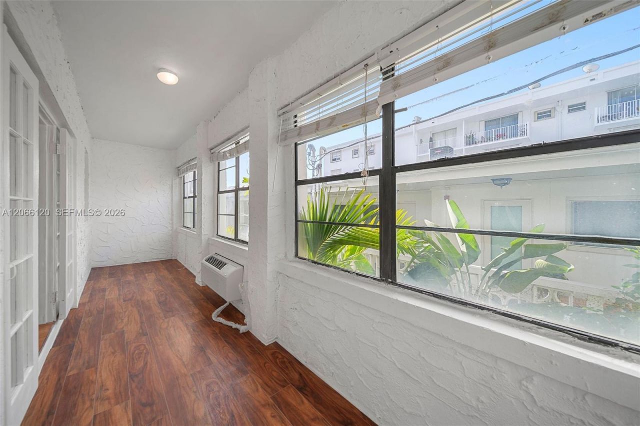 934 Michigan Ave , Unit 207, Miami Beach, FL 33139 Photo