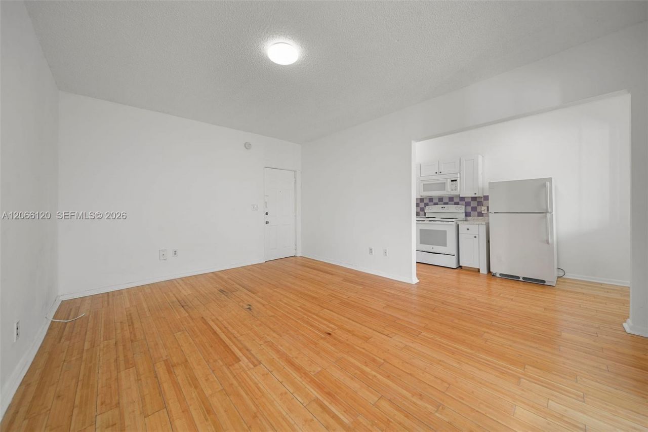 934 Michigan Ave , Unit 207, Miami Beach, FL 33139 Photo