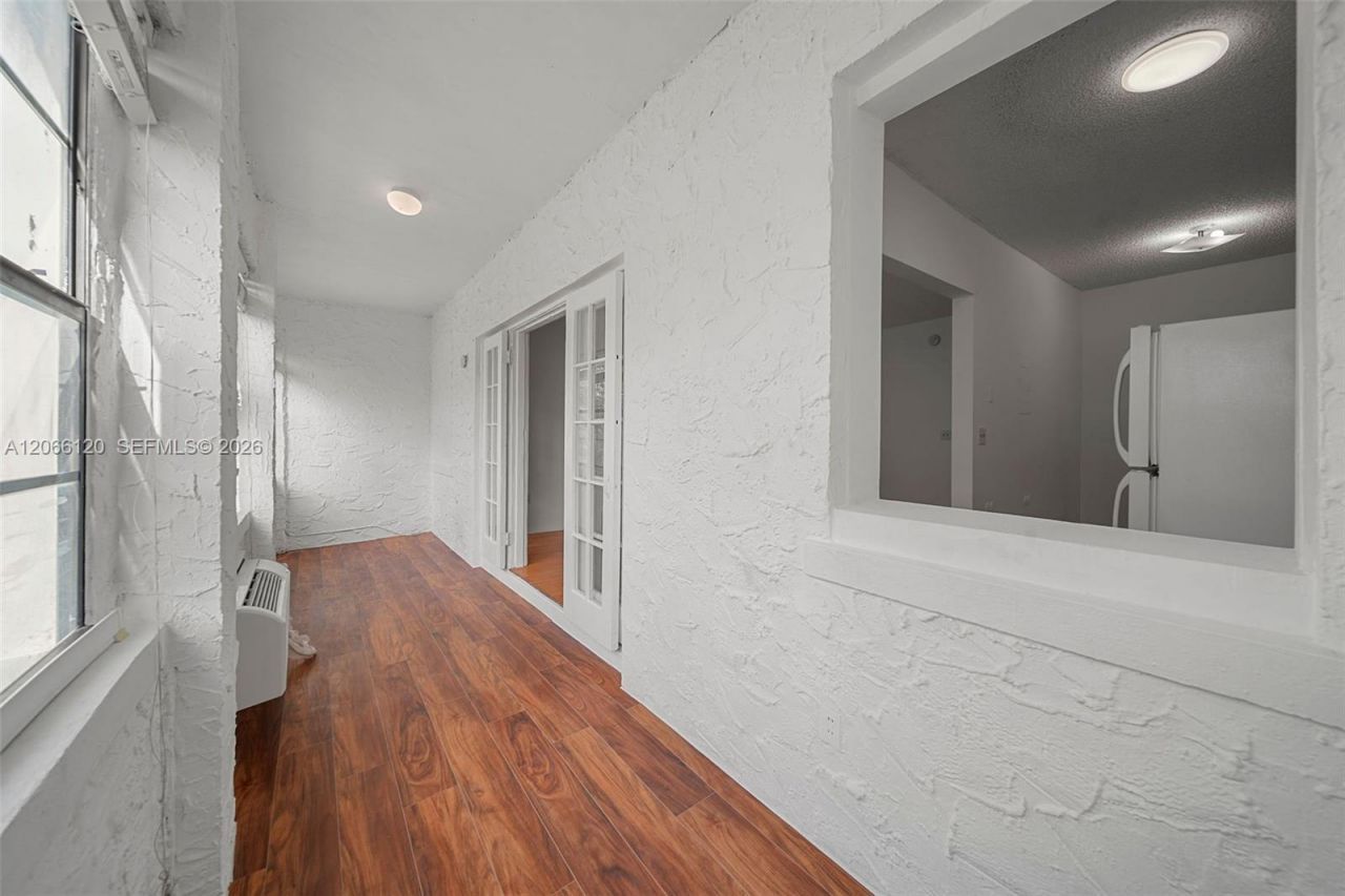 934 Michigan Ave , Unit 207, Miami Beach, FL 33139 Photo