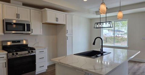 200 Pinion Pine Court, Yerington, NV 89447 Photo