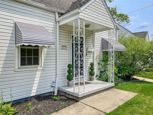 2751 Valley Road , Cuyahoga Falls, OH 44223