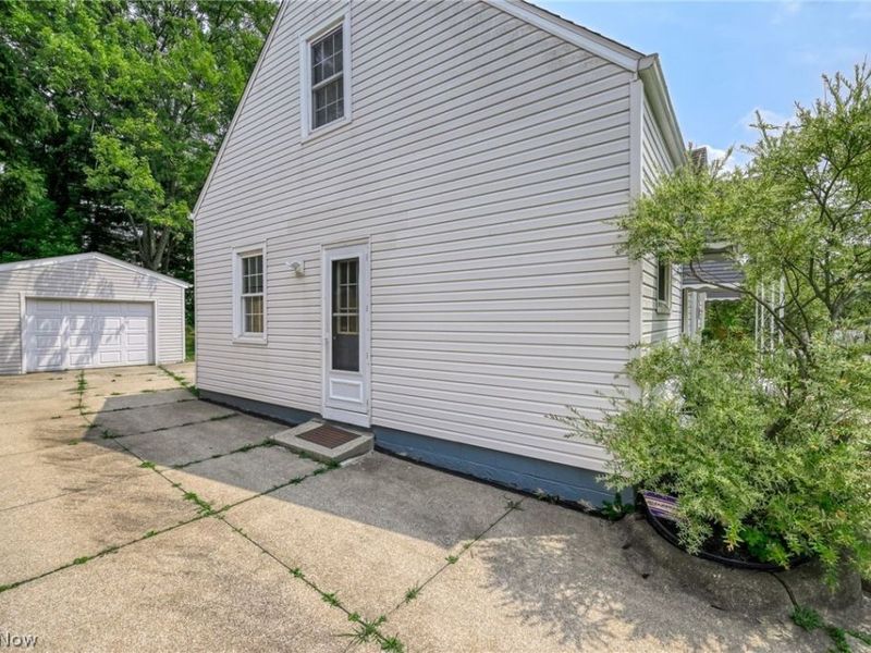 2751 Valley Road, Cuyahoga Falls, OH 44223 Photo 26
