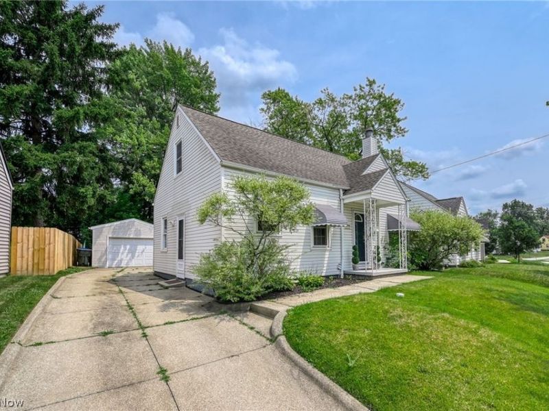 2751 Valley Road, Cuyahoga Falls, OH 44223 Photo 32