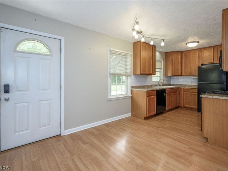 2751 Valley Road, Cuyahoga Falls, OH 44223 Photo 6