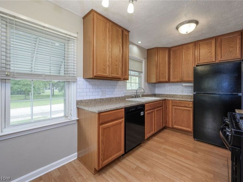 2751 Valley Road, Cuyahoga Falls, OH 44223 Photo 7
