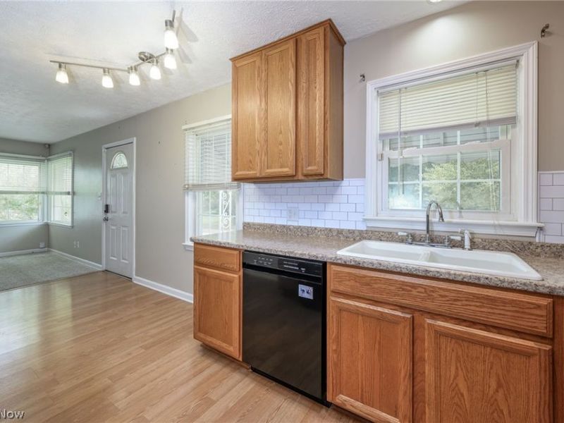 2751 Valley Road, Cuyahoga Falls, OH 44223 Photo 8