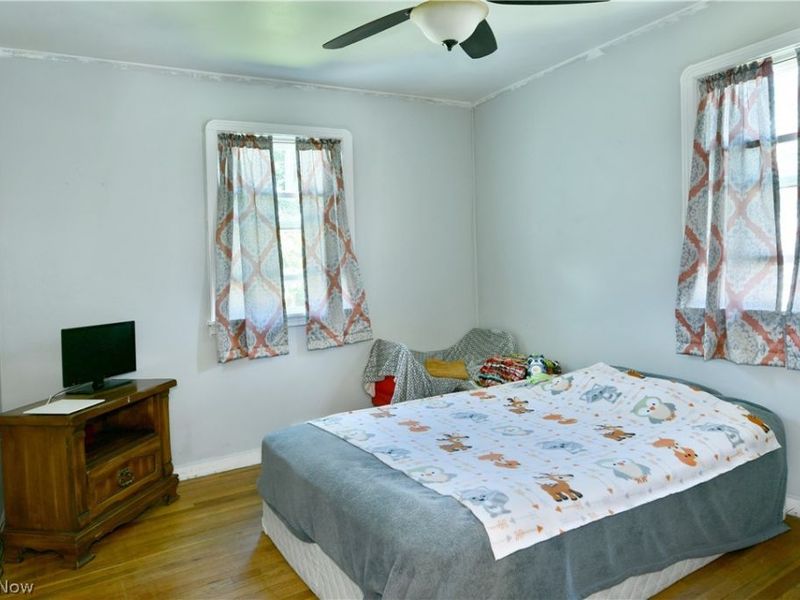 202 Elm Street, Struthers, OH 44471 Photo 16