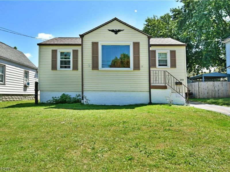 202 Elm Street, Struthers, OH 44471 Photo 2