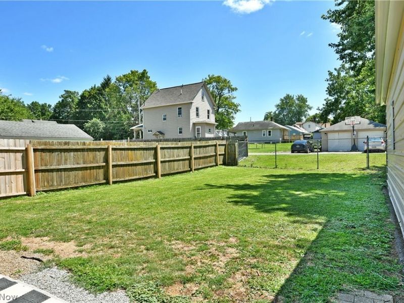 202 Elm Street, Struthers, OH 44471 Photo 38