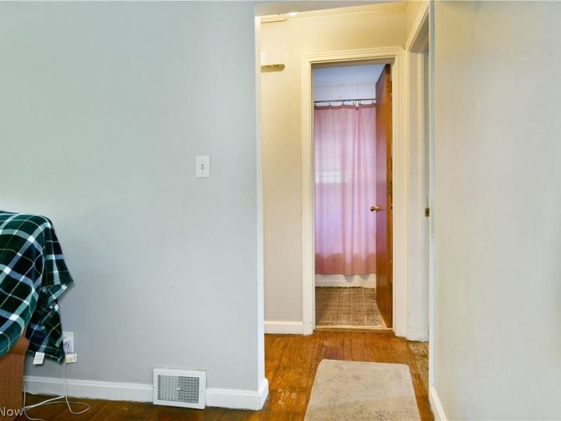 202 Elm Street, Struthers, OH 44471 Photo 9
