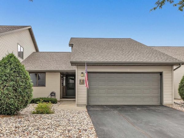 810 EAST RIVER DRIVE, Unit E, De Pere, WI 54115