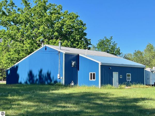 1012 Seneca, Cadillac, MI 49601