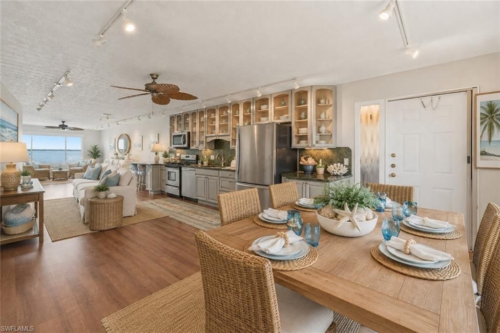 4015 SE 20th Pl, Unit 301, Cape Coral, FL 33904 Photo