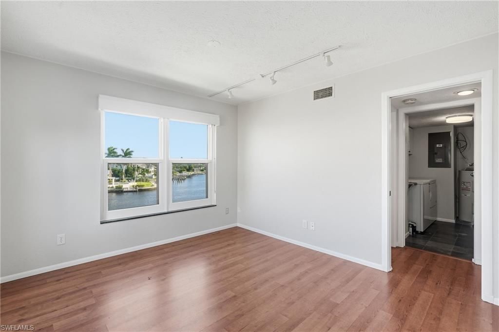 4015 SE 20th Pl, Unit 301, Cape Coral, FL 33904 Photo