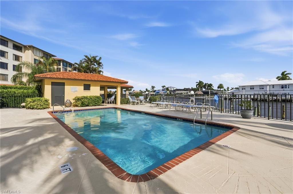 4015 SE 20th Pl, Unit 301, Cape Coral, FL 33904 Photo