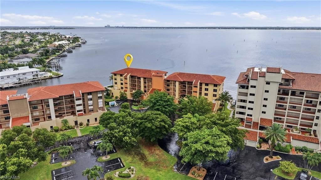 4015 SE 20th Pl, Unit 301, Cape Coral, FL 33904 Photo