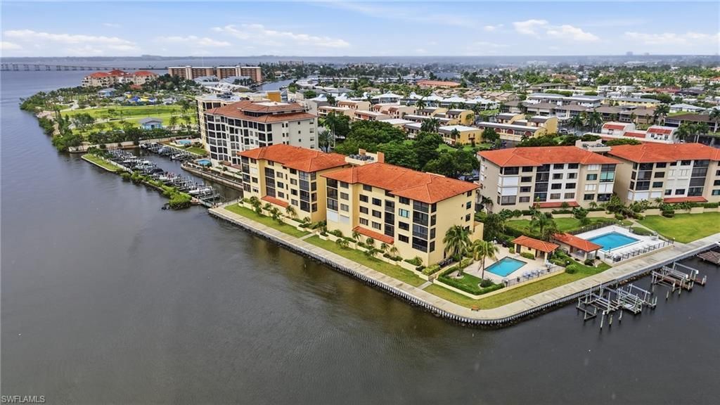 4015 SE 20th Pl, Unit 301, Cape Coral, FL 33904 Photo