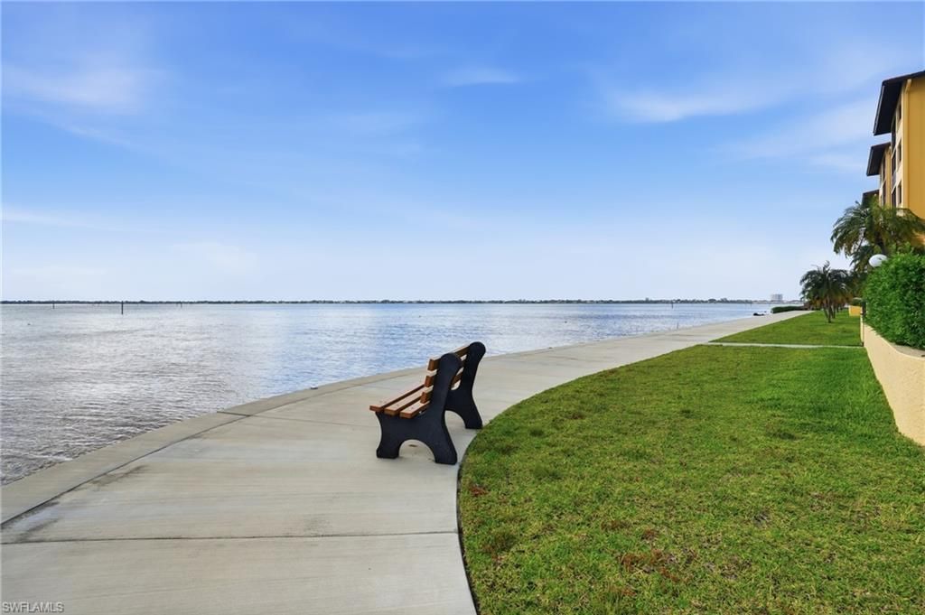 4015 SE 20th Pl, Unit 301, Cape Coral, FL 33904 Photo