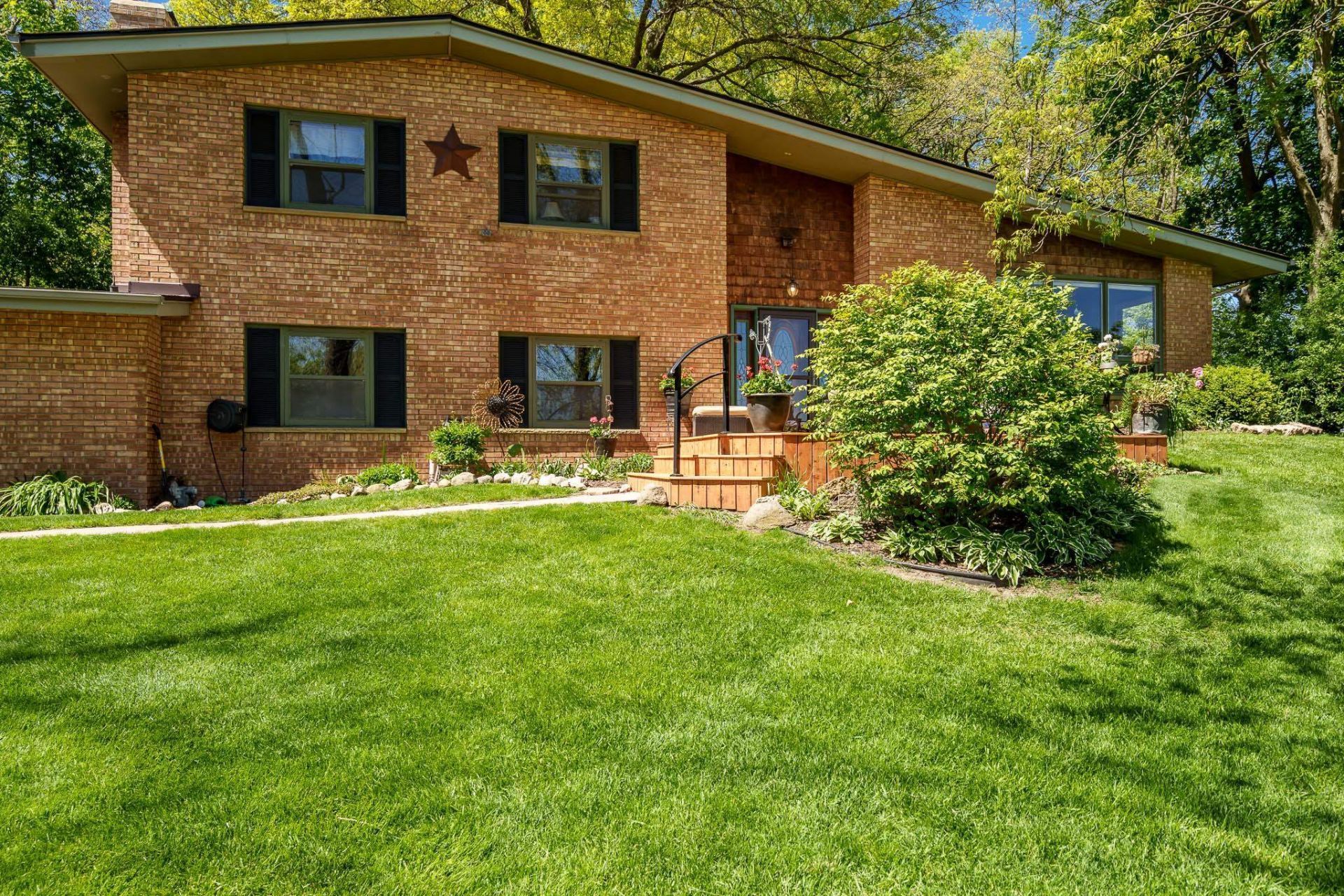 12451 Chuckanut Drive, Roscoe, IL 61073 Main Photo