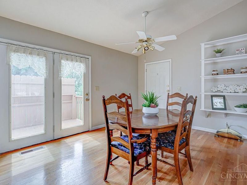 11574 Madison Avenue, Springdale, OH 45246 Photo 10