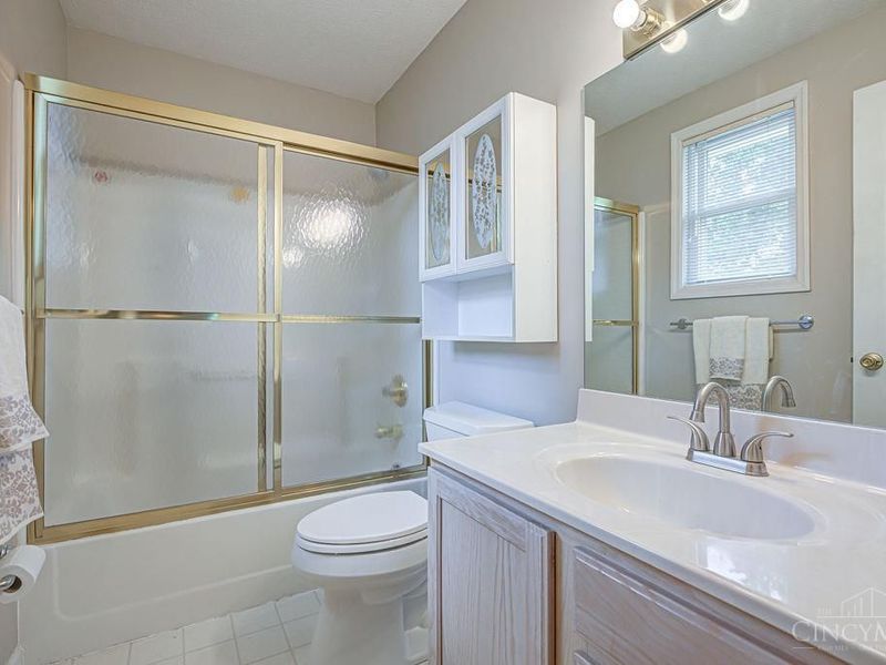 11574 Madison Avenue, Springdale, OH 45246 Photo 15