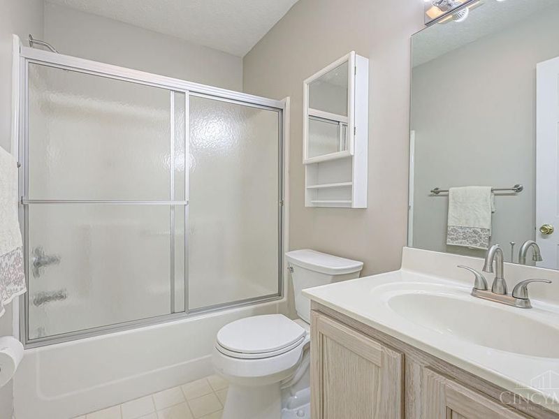 11574 Madison Avenue, Springdale, OH 45246 Photo 18