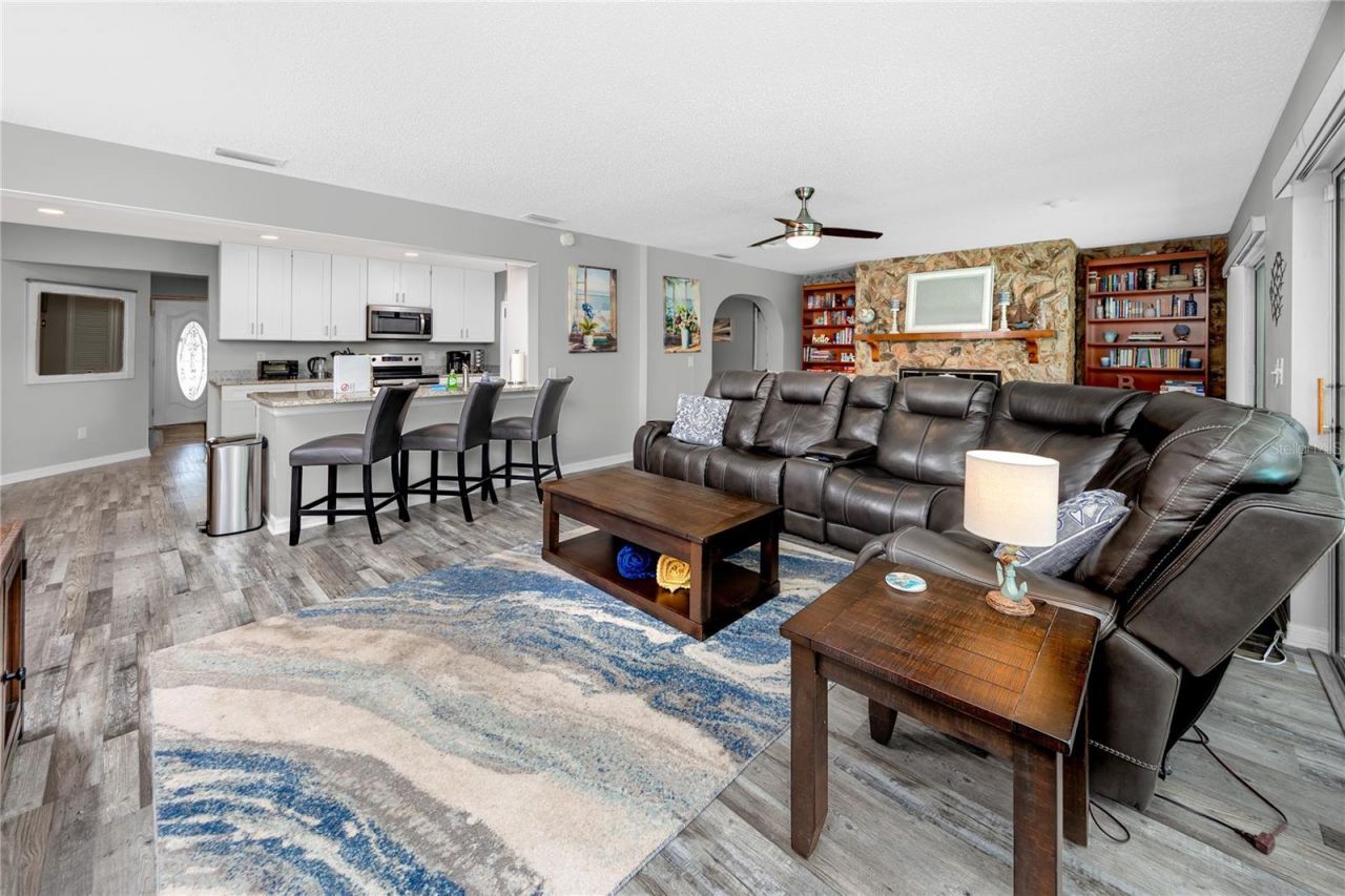 12291 Monarch Circle, Seminole, FL 33772 Photo