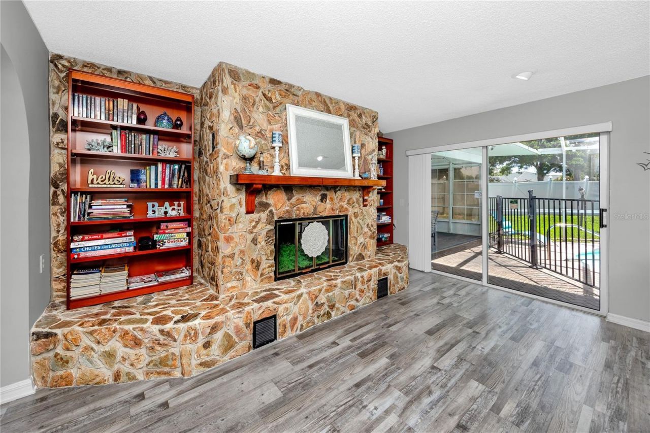 12291 Monarch Circle, Seminole, FL 33772 Photo
