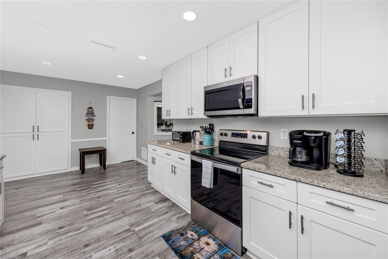 12291 Monarch Circle, Seminole, FL 33772 Photo