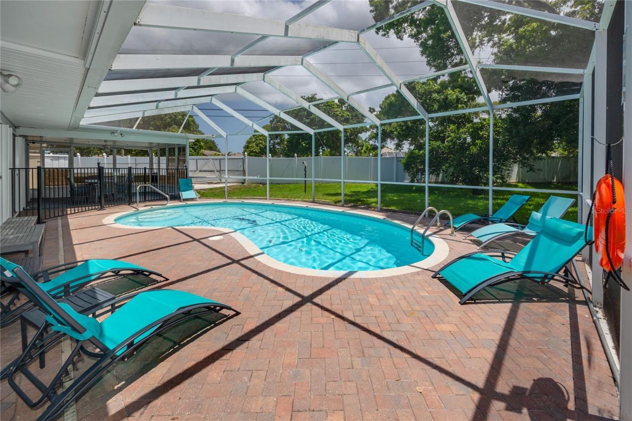 12291 Monarch Circle, Seminole, FL 33772 Photo
