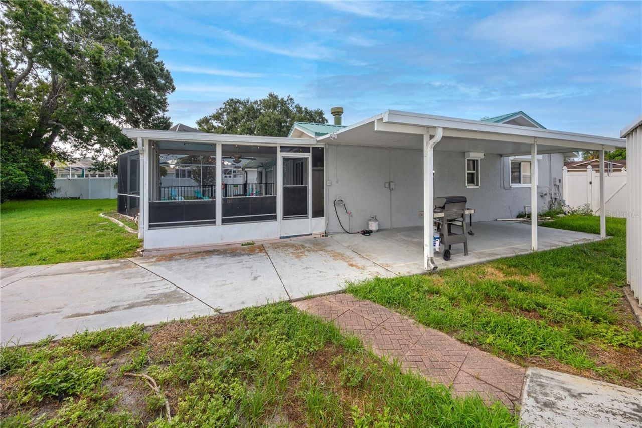 12291 Monarch Circle, Seminole, FL 33772 Photo