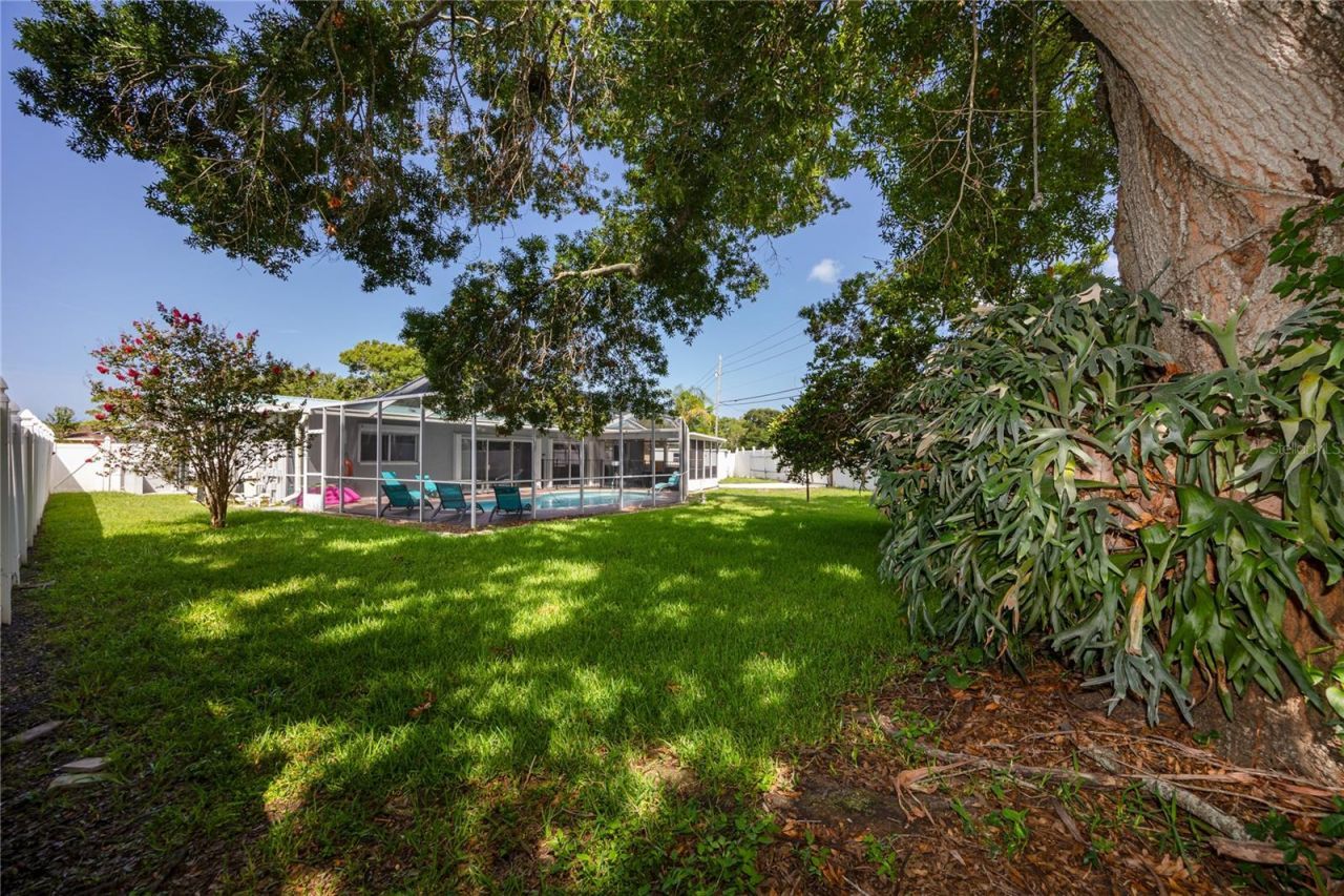 12291 Monarch Circle, Seminole, FL 33772 Photo